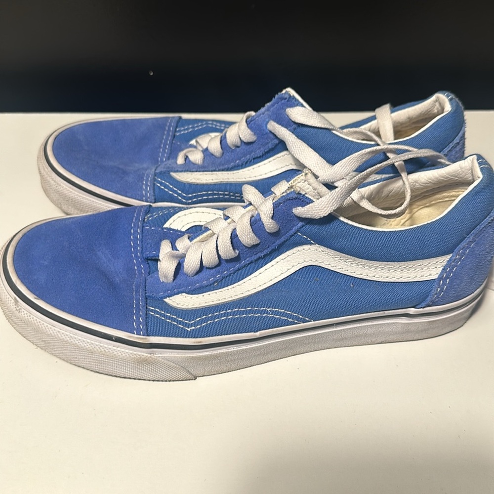 Vans - Picture 4 of 5
